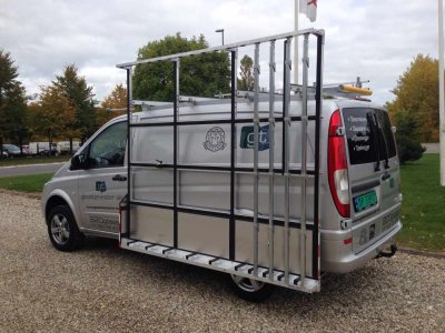 22-van-glassrack.JPG