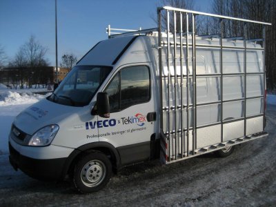 32-iveco-glassrack.JPG