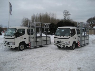 24-flatbedtruck-glassrack.JPG