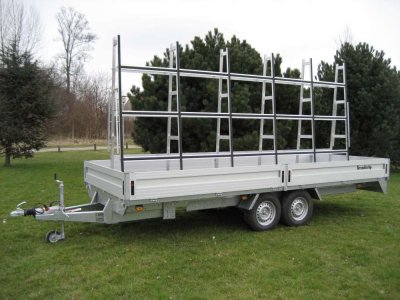 6-glassrack-on-trailer.jpg